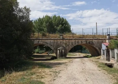Puente_de_piedra_del_ferrocarril_Arlanzón
