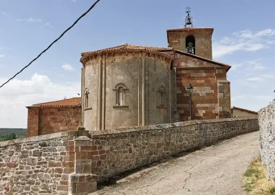 La_Iglesia_de_San_Miguel_de_Arcángel_lateral