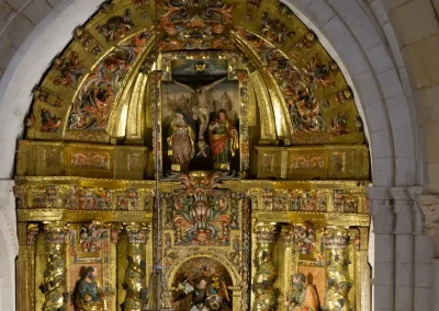 La_Iglesia_de_San_Miguel_de_Arcángel_interior